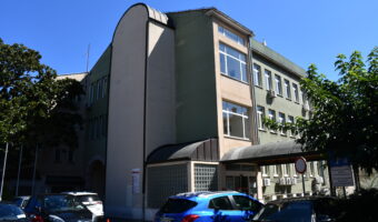 Vhod v Zdravstveni dom Koper